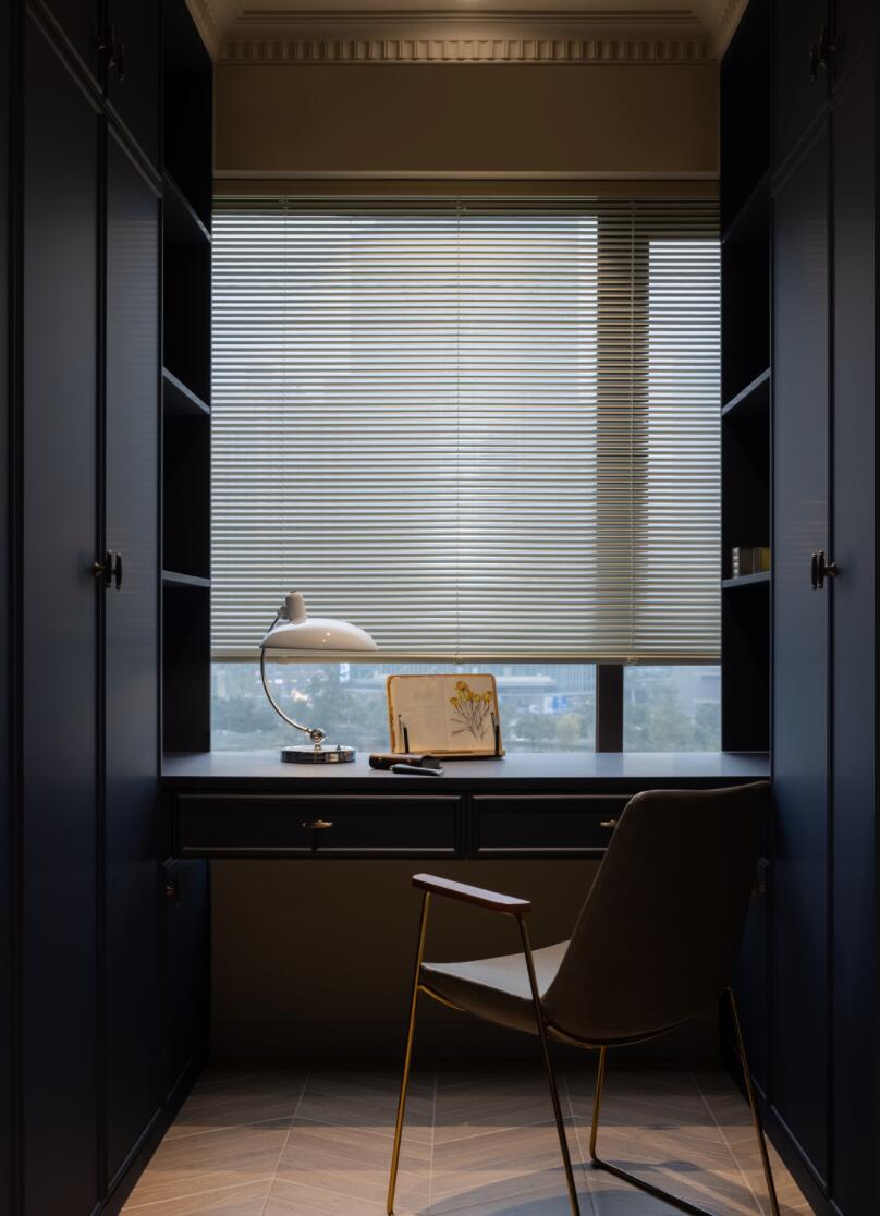 70㎡的新房,她将“电影”搬进家中,一人一宠,温暖又幸福