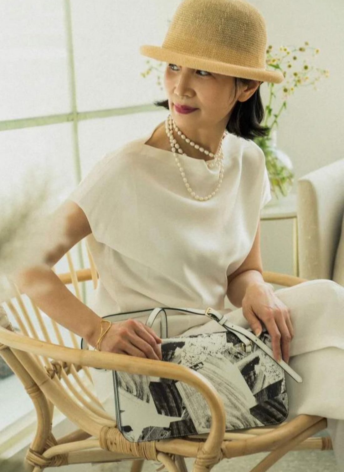 穿衣搭配 两条规律见证了女人的变老：一是头发越来越短，二是衣服越来越花