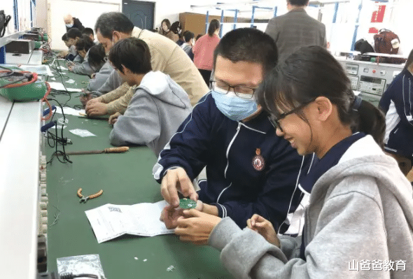 本科教育|2022中考要取消“普职分流”，发展职业本科教育，本科生越来越多