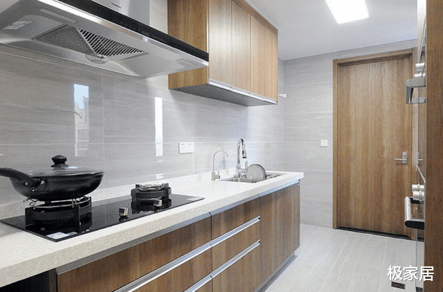 小夫妻在福建的家，没有电视也没有沙发，却高级到让邻居羡慕！