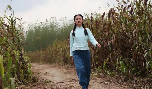 马伯庸|多年后再看《红高粱》才知：18岁的九儿，为何那么招男人惦记