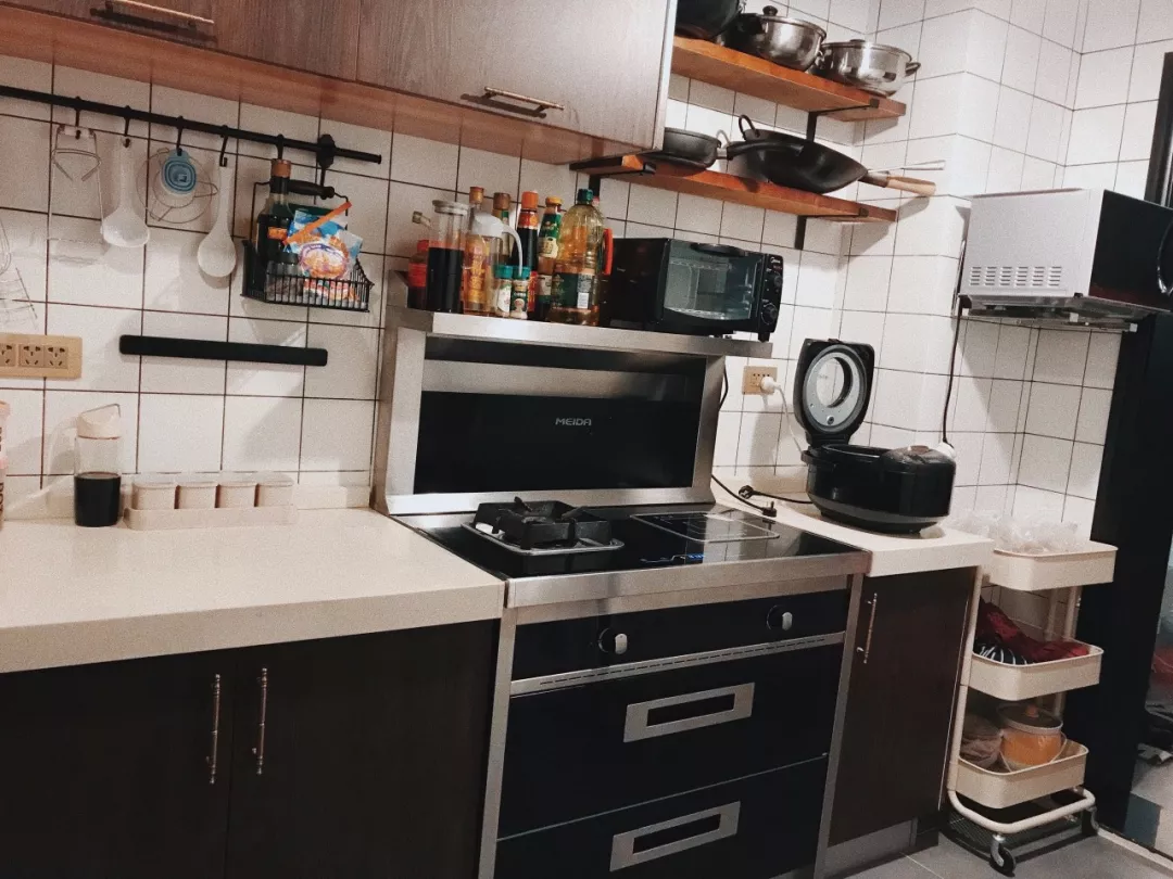 再小的厨房,装上收纳挂架,都会方便不少!