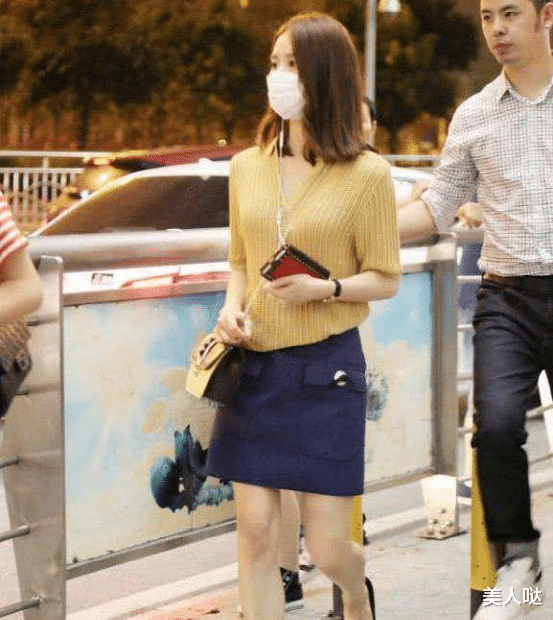 穿衣搭配|蓝色怎么穿才好看?刘诗诗亲身示范早秋蓝色穿搭,优雅大气还高级