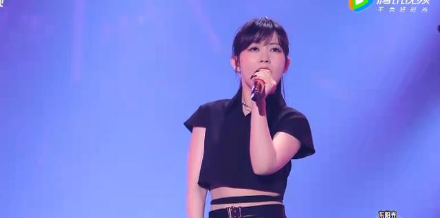 赖美云|赖美云、张赫宣反差萌合唱,迷之走位太好笑,张碧晨诙谐点评
