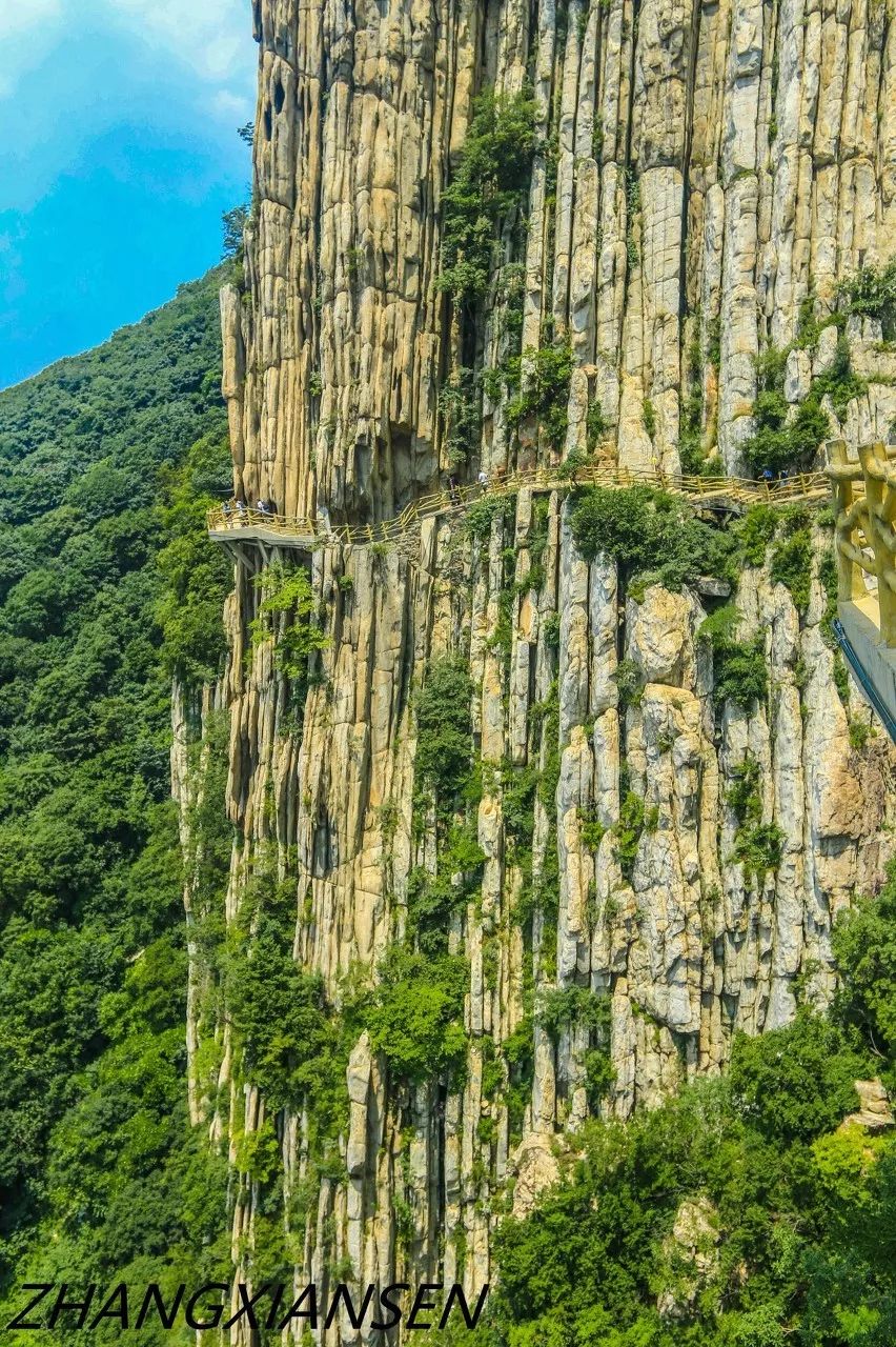 |久等了！中国罕见的“地铁式”旅游高铁正式通车，沿途好看好玩又好吃！