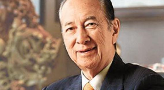 02年,霍英东当场说了一件尘封50年的豪门恩怨,让何鸿燊十分尴尬