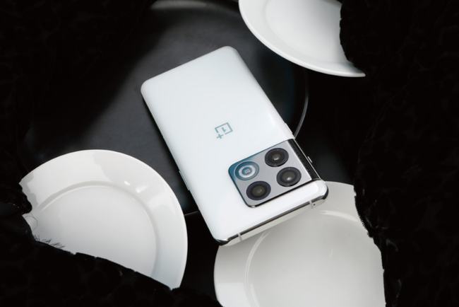 冬奥_北京冬奥|一加 10 Pro 胖达白至尊版图赏：谁不想拥有一只“冰墩墩”呢