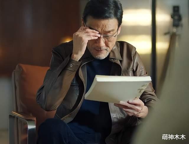 李宇春|五一晚会众星造型:李宇春张艺兴穿同色系西装,宋祖儿大裙摆压场