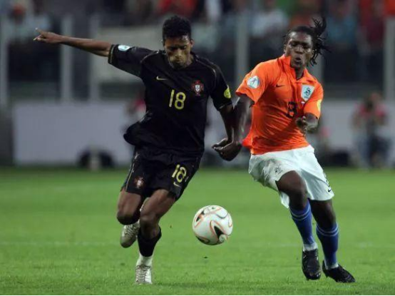 梅西|职业生涯自身有问题,讨厌穆帅讽刺梅西,连队内大佬也顶撞过