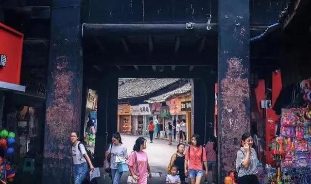 柳州|藏不住了，四川这座千年古城，好看又好玩还好吃
