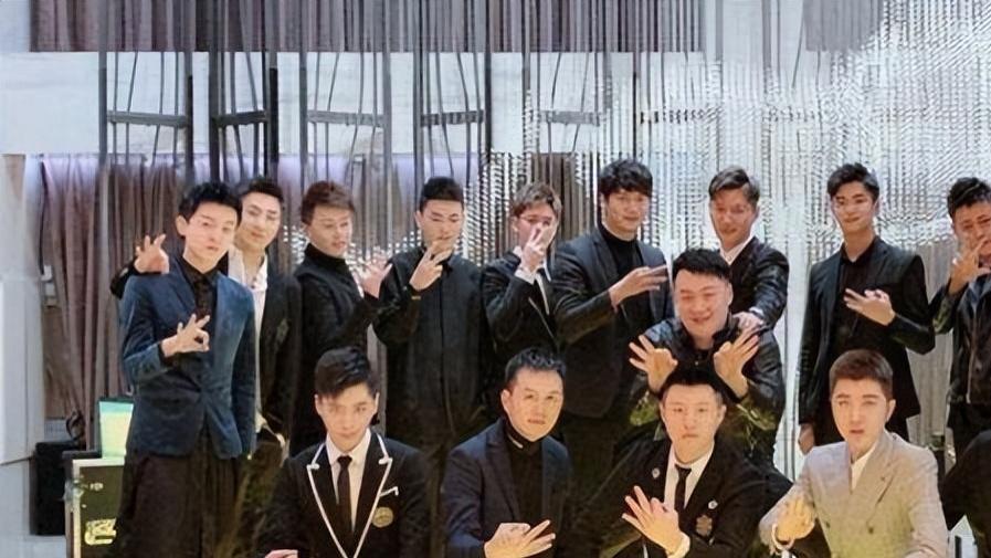 上海市|上海女版天上人间，令无数富婆流连忘返，却因一条微博热搜被清剿