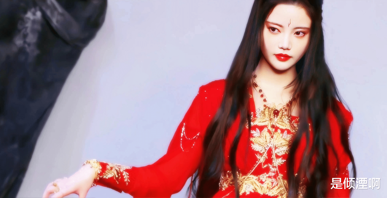 长月烬明|《长月烬明》双人海报曝光!罗云熙仙气白鹿惊艳,配角都是高颜值