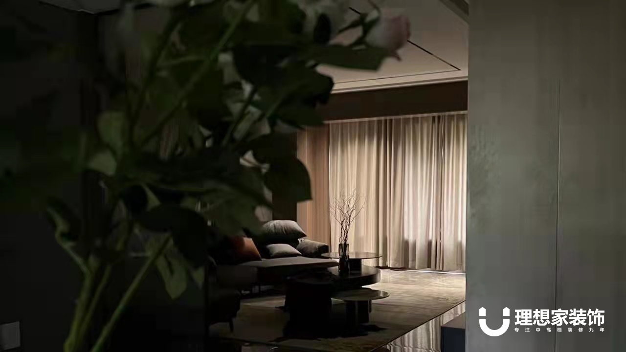 想要家里装修高级上档次,看看这家的意式轻奢