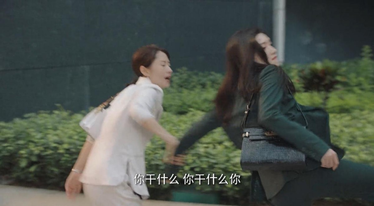 江疏影|江疏影的“尴尬”，会让多少野心勃勃的女演员“羞红脸”？