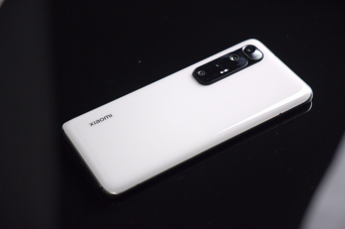 小米科技|一亿像素+高刷曲面屏，顶配旗舰跌至2379元，更亲民了