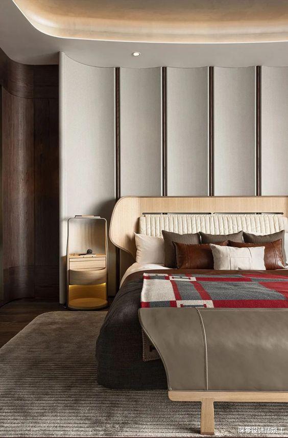 装修真没必要处处省钱,床头一侧弧形过渡,瞬间腾出一个衣帽间