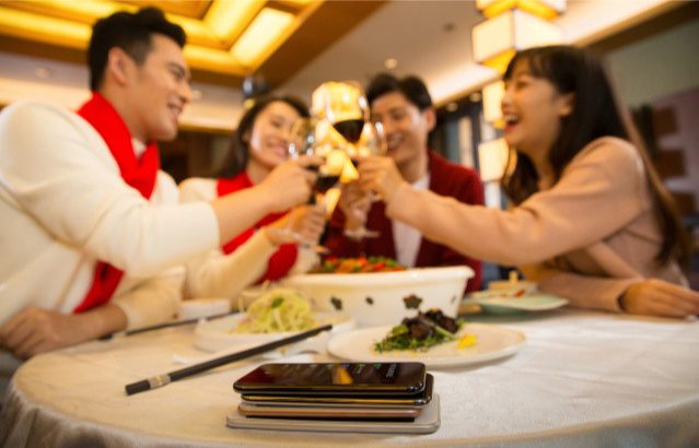 抹胸裙 为什么有些人会越吃越胖？女性在什么“时期”容易长胖？早做了解