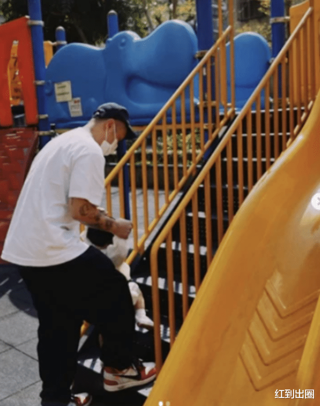 余文乐|余文乐女儿正面照曝光，因早产3个月体重太轻，面黄肌瘦头发稀疏