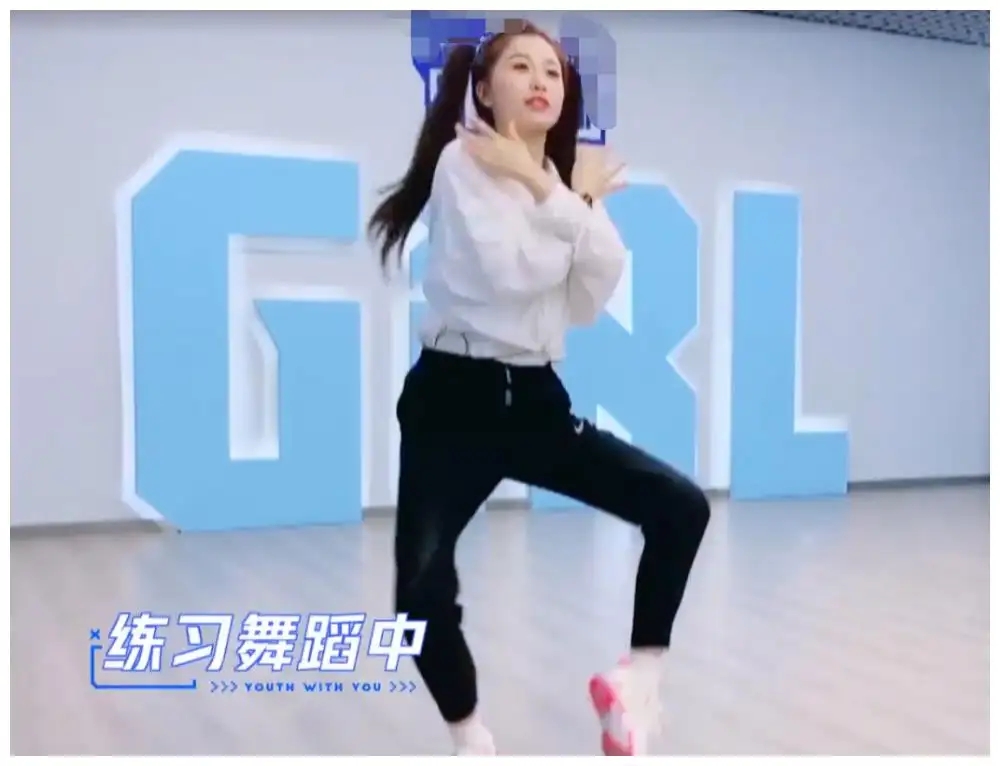 虞书欣|“上海富婆”虞书欣:与王思聪一晚豪掷20万,怒怼陈建斌被教育