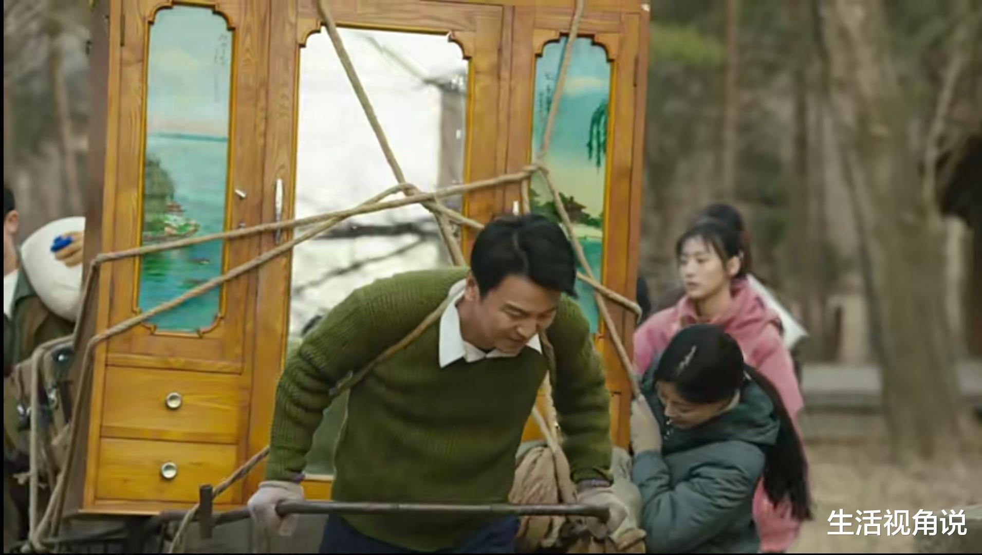 周秉昆|周秉昆一家7口无奈搬回老屋,搬家过程凄凉,一点人情味都没有