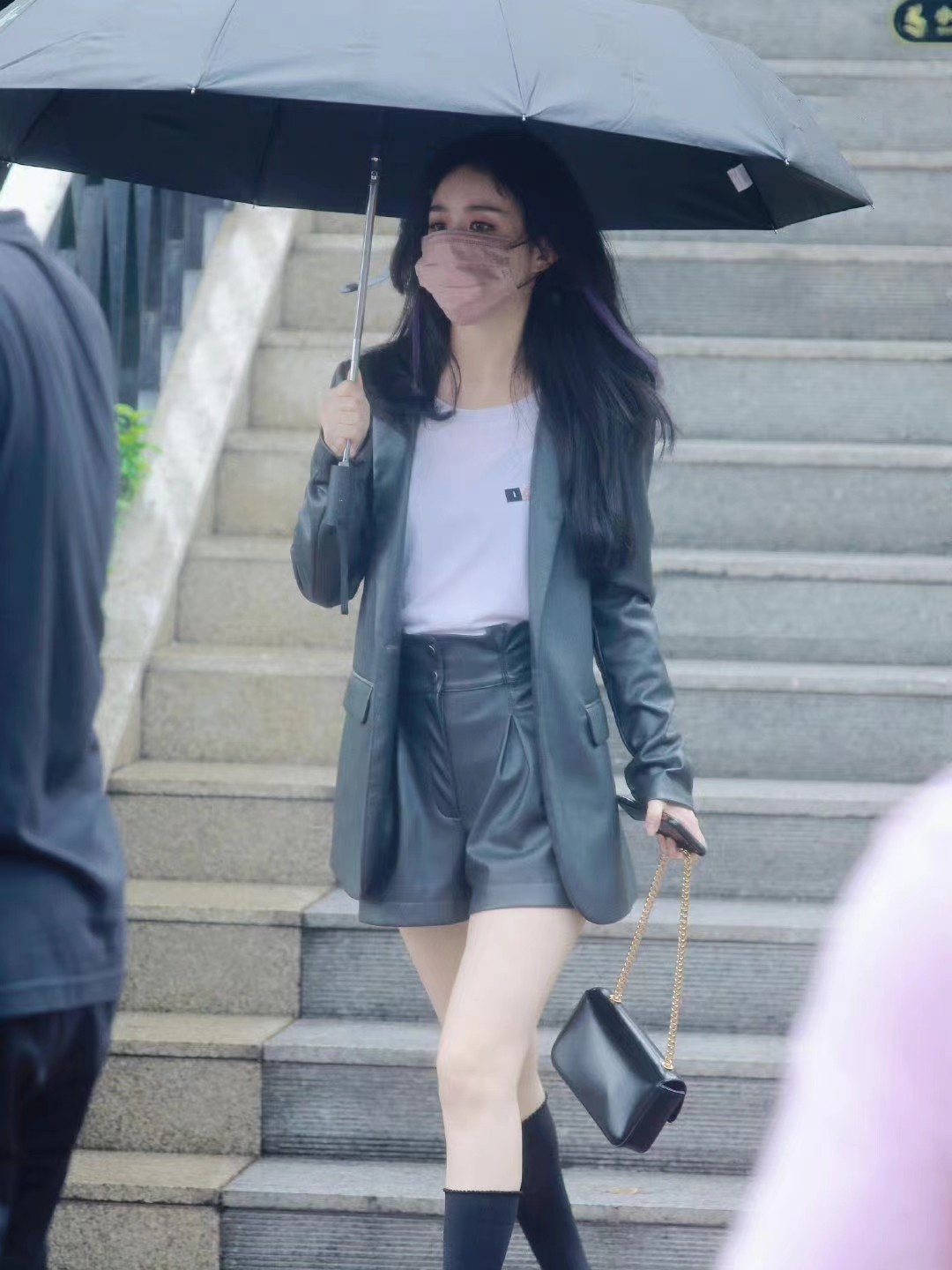 赵丽颖|赵丽颖离婚后也没影响自身状态,不仅气场变足了,穿搭也更精致了