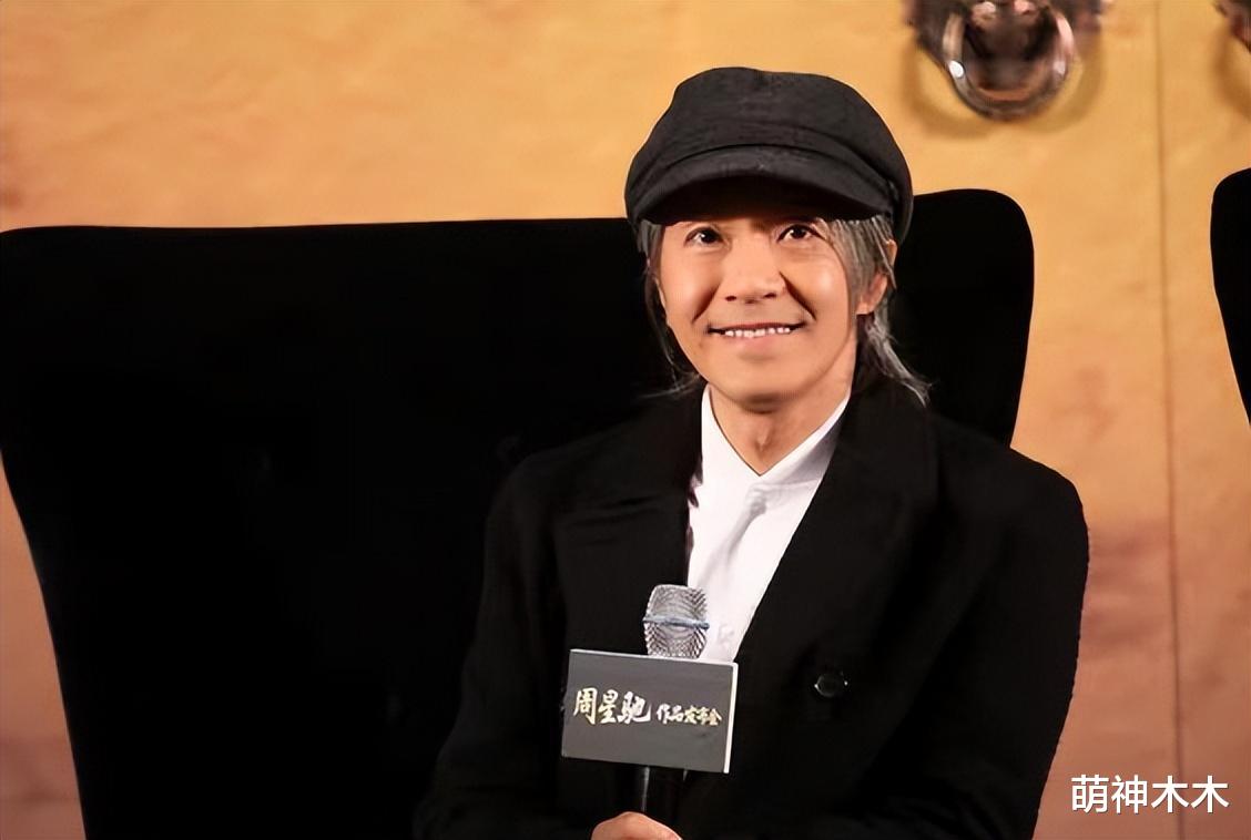 周星驰|60岁周星驰冲浪滑水兴致高，被扒是钞能力运动，一小时花费两三千