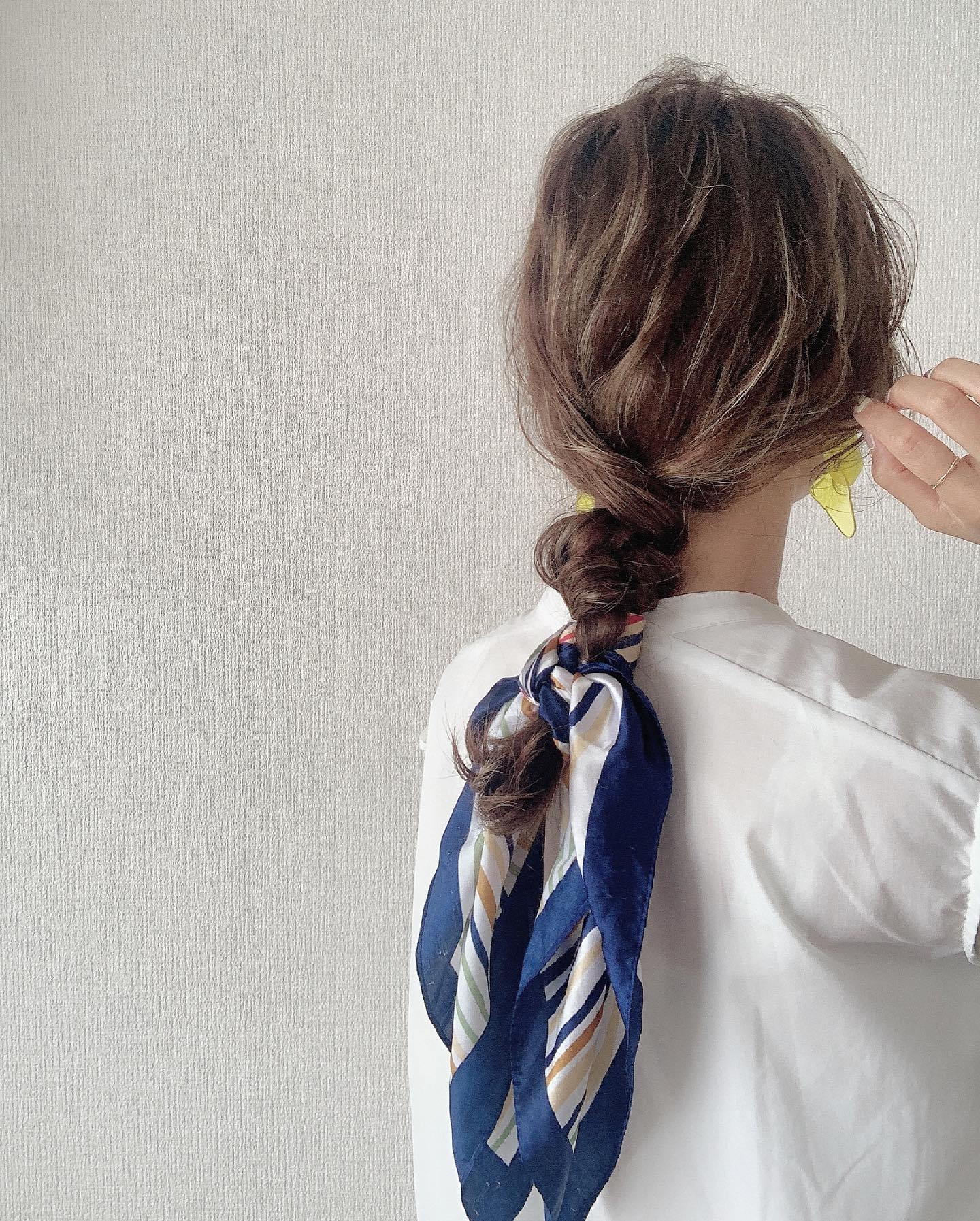 蛋糕 用美到窒息的丝巾发带,给发型增添细节感!