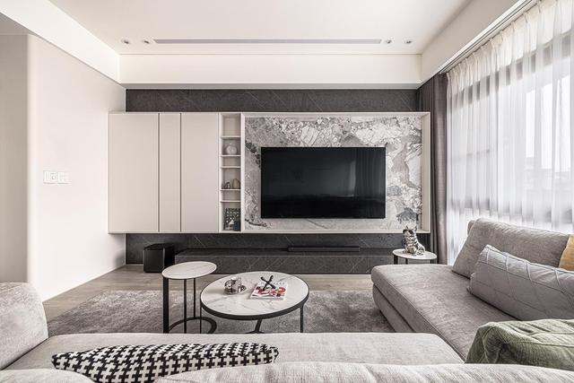 她家的户型改造真的绝:130㎡,轻松拥有“大横厅”和超多储物设计