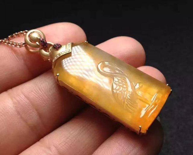 翡翠|惊！能鸣善舞的仙鹤在翡翠中竟有如此美好的寓意！