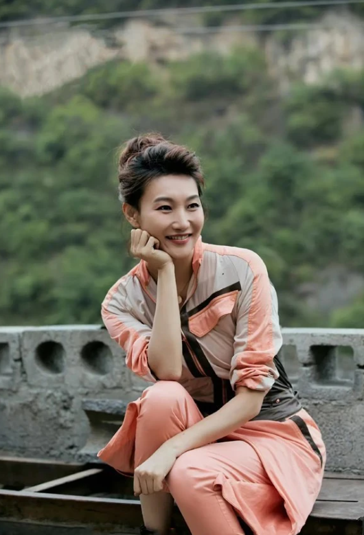 央视|年过40还不结婚,这7位央视女主持,个个知性靓丽情史干净