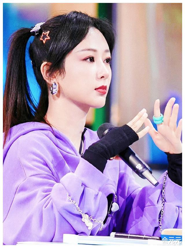 杨紫|杨紫曝与檀健次竟是多年网友，在同一群聊的原因笑喷网友