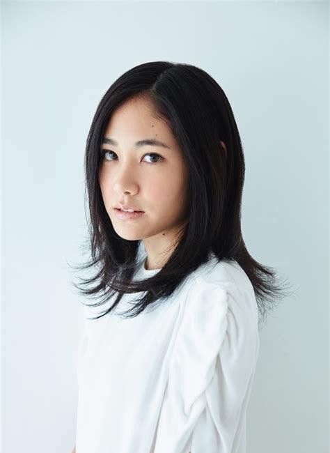 三吉彩花|日本女星真的是太喜欢嫁给一般人！这次是三吉彩花的闺蜜阿部纯子