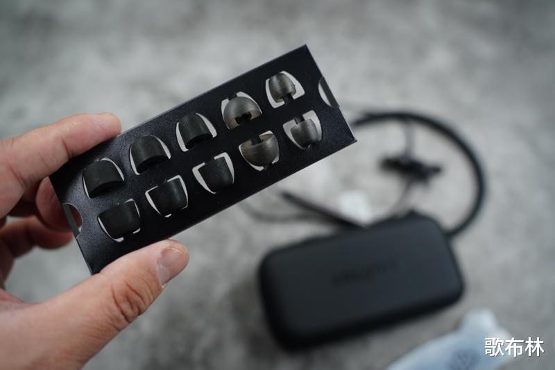 5g基站|性能外翻的项圈蓝牙:创新Aurvana Trio Wireless评测