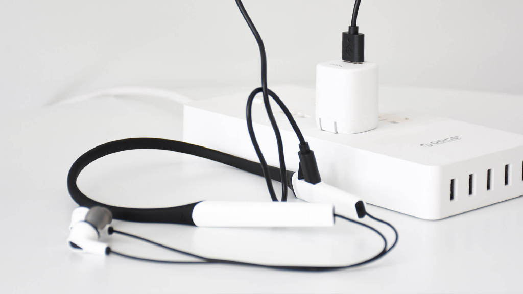 理光|Sanag H3電競掛脖藍牙耳機：賽博朋克風格 全程低延遲