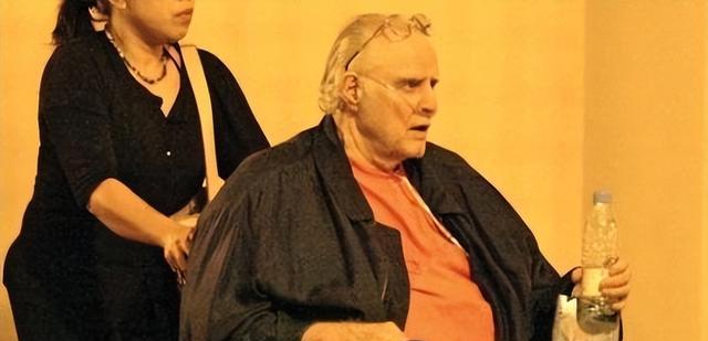 马龙·白兰度|有一半中国血统的大溪地姑娘：19岁爱上马龙白兰度，被操控了半生