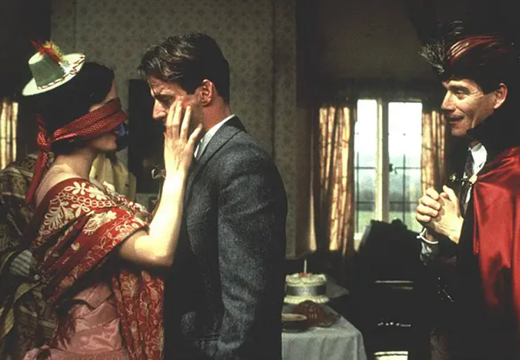 电影|一屋子鬼，就问你怕不怕！