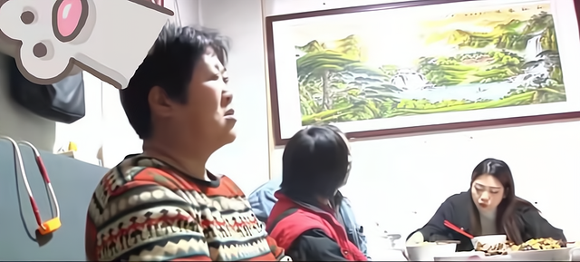 贷款 女子拿孩子看病的钱买手机事件发生，丈夫怒了：滚回娘家去