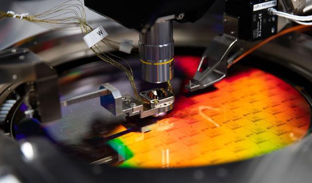 量子领域突破!科学家成功用多太赫兹脉冲技术表征了拓扑超导体