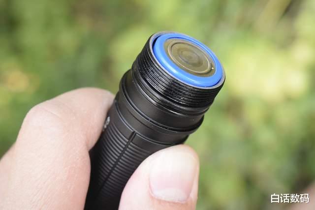 电池|远泛兼顾，既可把玩也具实用！迈特明酷FW3白激光+泛光手电体验