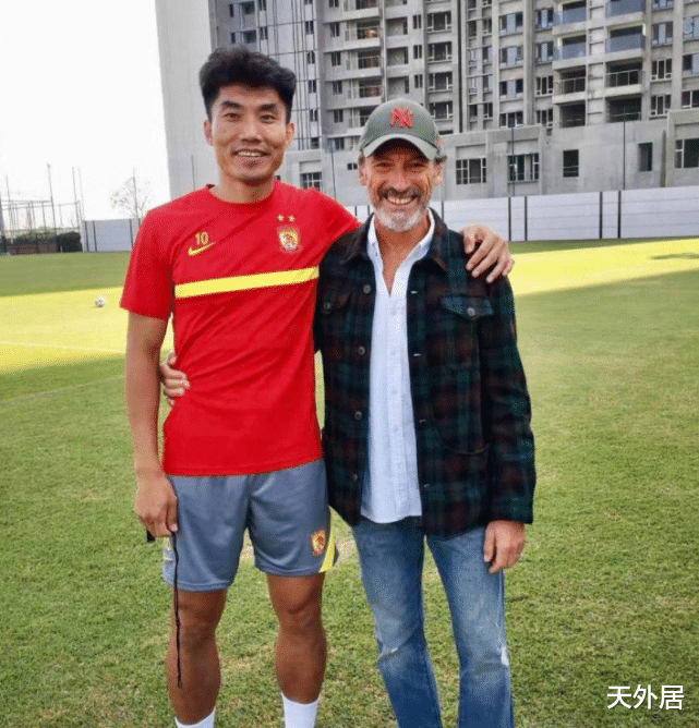 中国足球|再见！中国足球最后一位亚洲顶级球星，41岁高龄选择退役