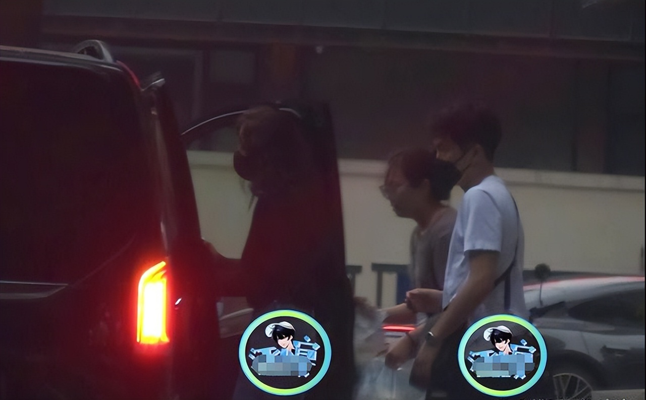 王紫璇|29岁王紫璇恋情被拍,与李鸿其吃日料同宿香闺,曾与名导传爷孙恋