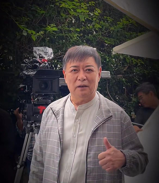 迟志强|迟志强晒回老家照片，衰老速度太明显，眉毛脱落认不出