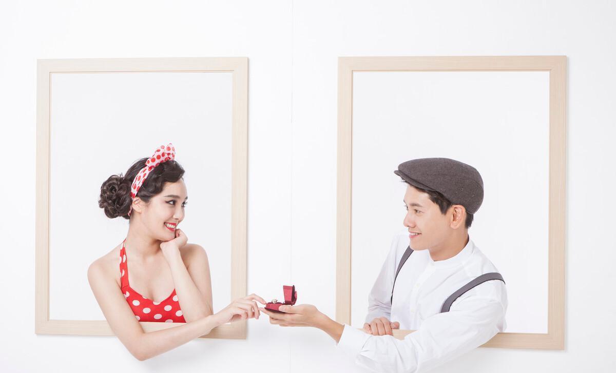 女孩|女留学生回到了县城，说找对象比找工作难百倍，大城市就好找吗？