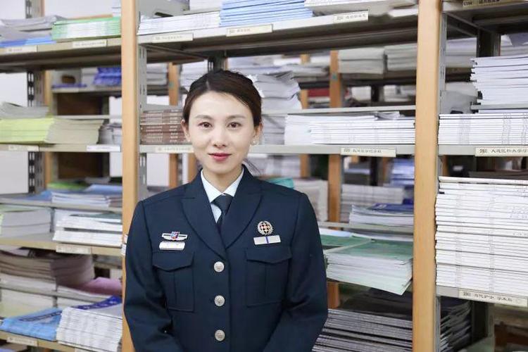 文职|军队文职招聘遭遇“滑铁卢”，高薪铁饭碗为何报名人数惨淡？