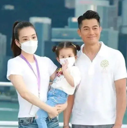 郭富城|刘德华吃饭发现没带钱包，打电话给郭富城：城城过来帮帮忙啊