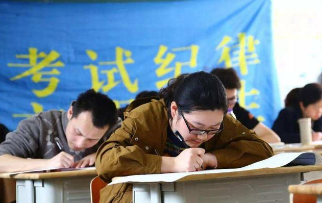 大学生|公务员将不再以“招考”为主，3类大学生可免试，看看有你吗？