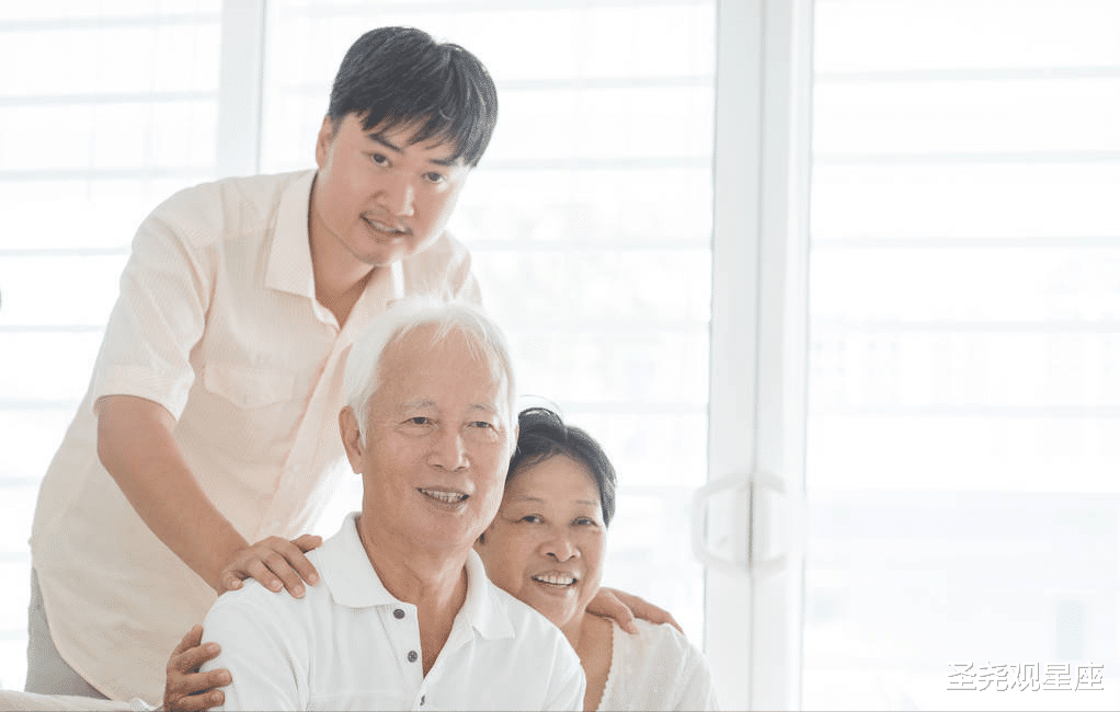 弟弟在外欠下46万债务,哥哥拒绝帮他还债后,竟被父母告上法庭