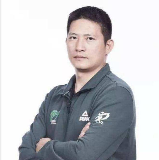 徐云丽|35岁徐云丽恋情曝光？郎平曾下嫁人任务，男方是同行，长相帅气