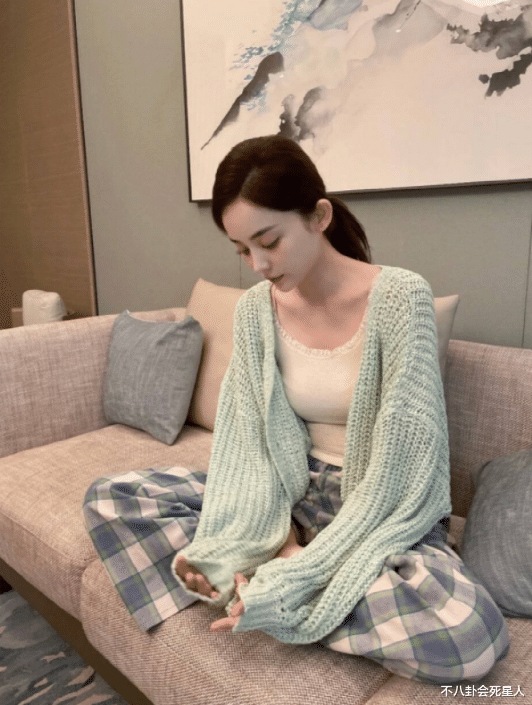 毛不易|媒体曝“恶感艺人”，李沁毛不易“中枪”，理由是爱怼人、耍大牌