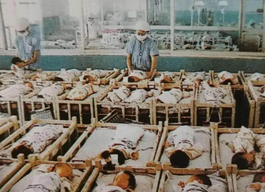 16岁河南小伙2000元买下水泥袋,转手卖一万,1992年攒下千万身家